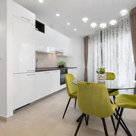 Amadeo Apartmán *