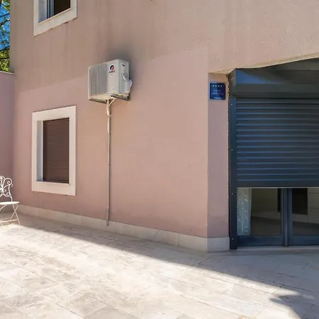 Amadeo Апартаменты